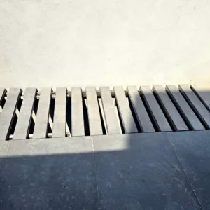 דלת מילוט למערכת קירוי חצר אנגלית – BIG FIX ביג פיקס -BIG FIX - חיפוי חצר אנגלית