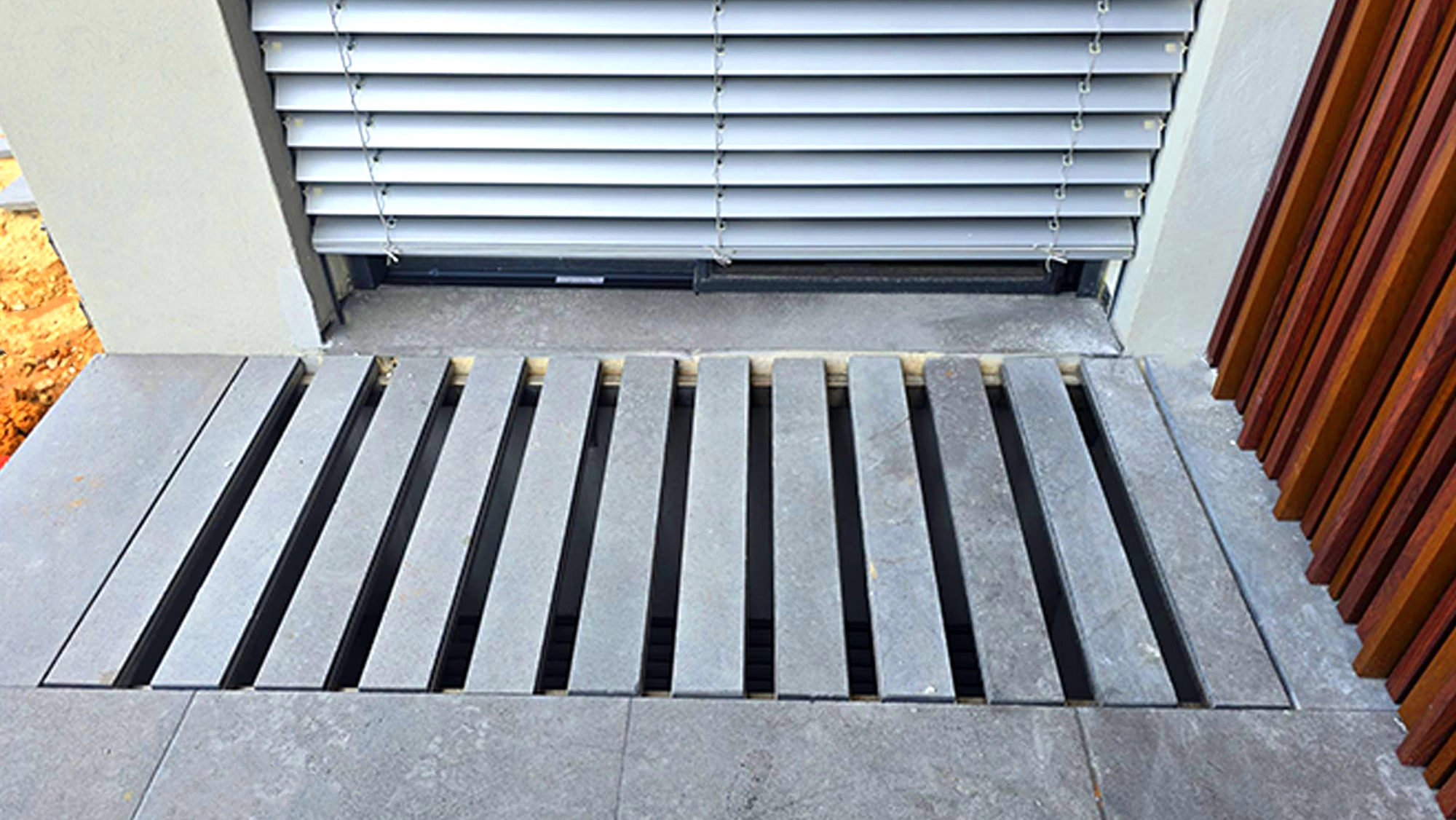 ביג פיקס -BIG FIX – חיפוי חצר אנגלית מנירוסטה ביג פיקס -BIG FIX - חיפוי חצר אנגלית מנירוסטה