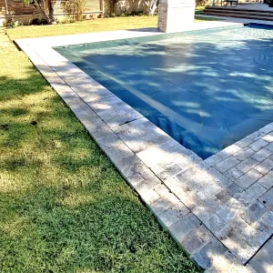 מערכת חיפוי תא גלילה לבריכה מנירוסטה